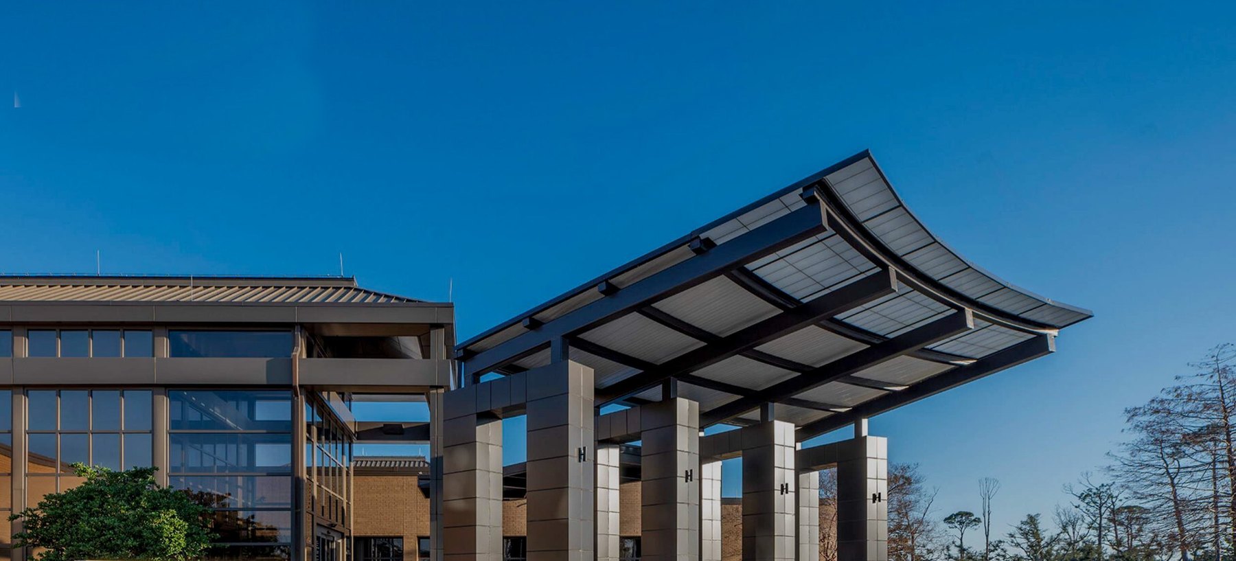 Ambulatory Care Clinic — Curved Entry Canopy & Curtain Wall